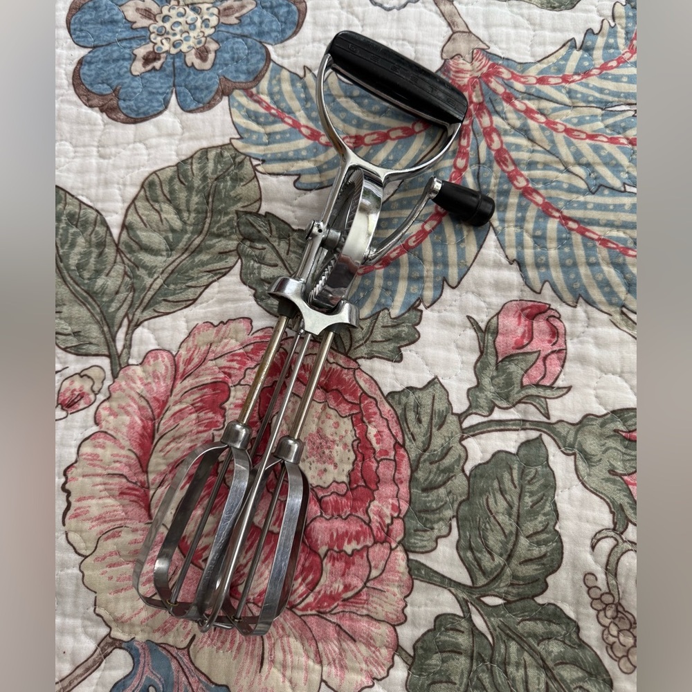 Vintage Ekco Best Stainless Steel Hand Mixer
